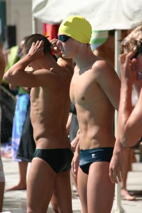 หนุ่มฝรั่งเขาหุ่นดีกันน่าอิจฉาเนอะ