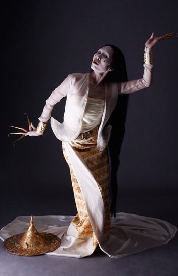 รัดเกล้า จัดเต็มบทคนทรงใน อุโมงค์ผาเมือง