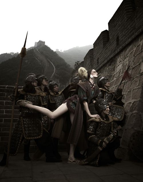 ไฮแฟชั่น นักรบหญิงโบราณ ณ กำแพงเมืองจีน