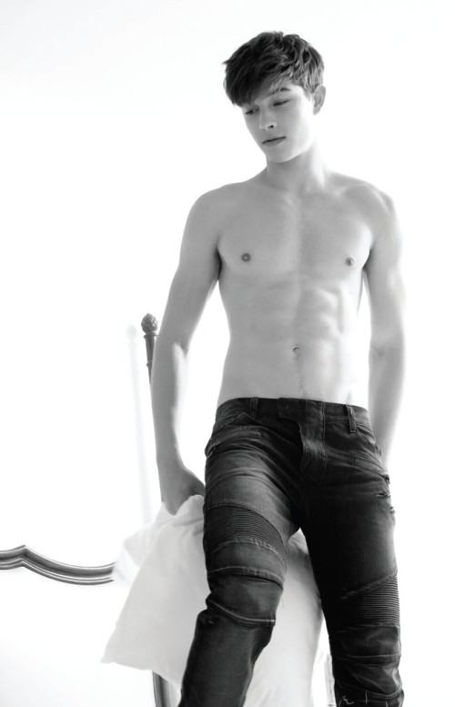 Francisco Lachowski @ Homme essential magazine