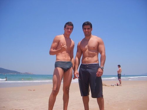 นักกีฬาอาหารชูกำลัง