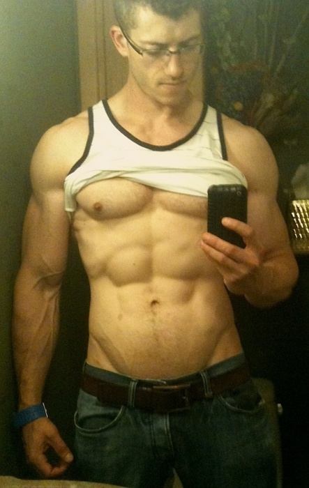 นักกีฬาอาหารชูกำลัง