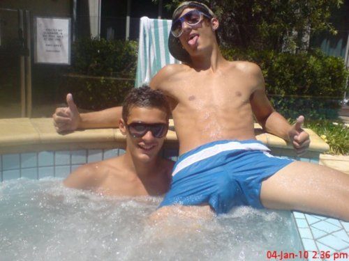 นักกีฬาอาหารชูกำลัง