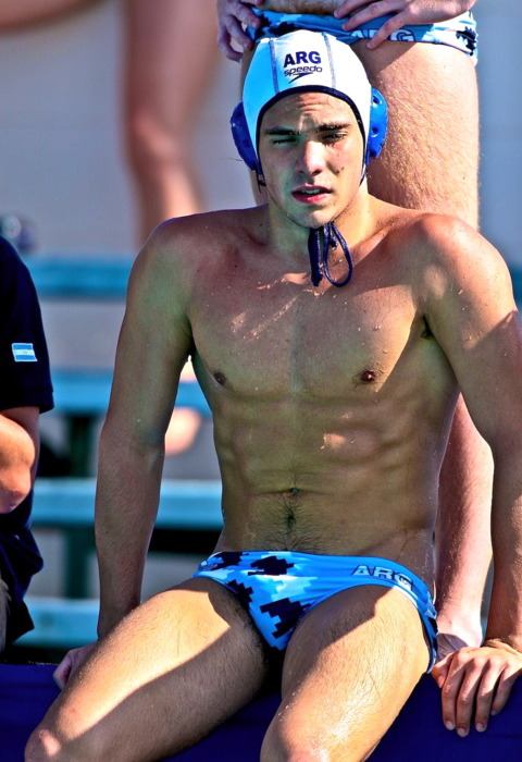 นักกีฬาอาหารชูกำลัง