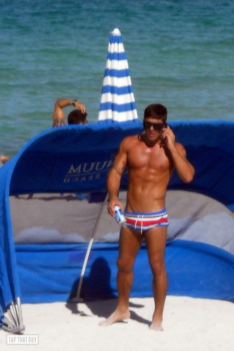 นักกีฬาอาหารชูกำลัง