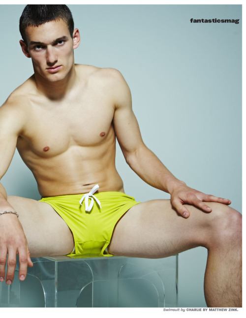 นักกีฬาอาหารชูกำลัง