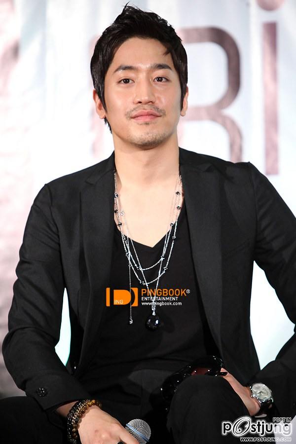 อิริค...วงชินวา หล่อเท่ทะเล้น