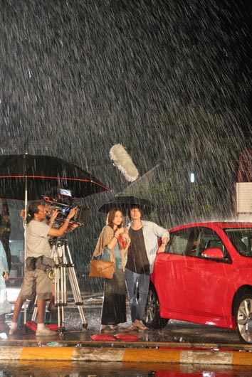 เป้ - พลอย พร้อมใจเทคิว 30+ หนังรักอารมณ์บวกบวก