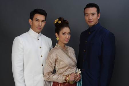 นักแสดง ละคร รอยไหม