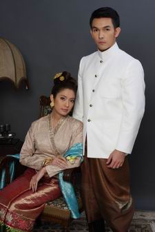 นักแสดง ละคร รอยไหม