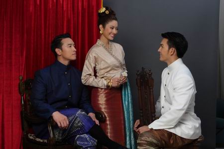 นักแสดง ละคร รอยไหม