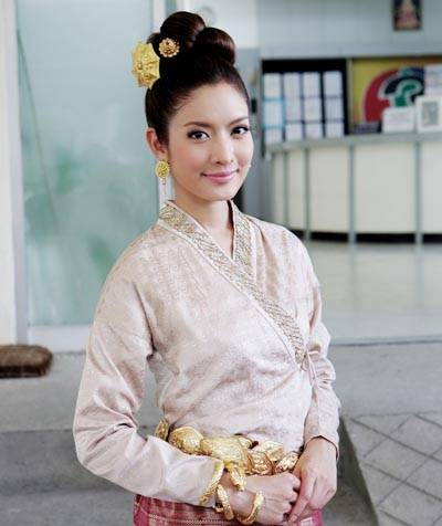 นักแสดง ละคร รอยไหม