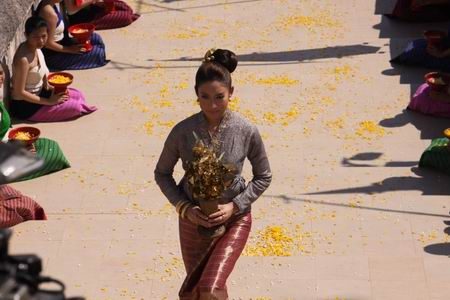 นักแสดง ละคร รอยไหม