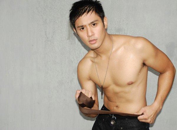 Rocco Nacino @ manila bulletin newspaper