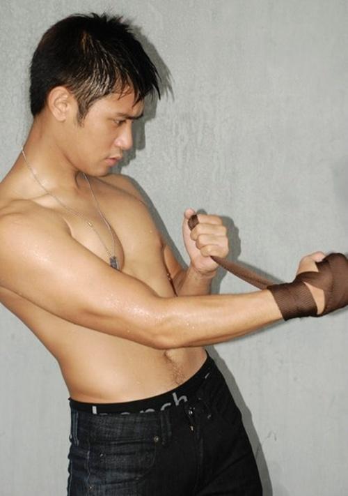 Rocco Nacino @ manila bulletin newspaper