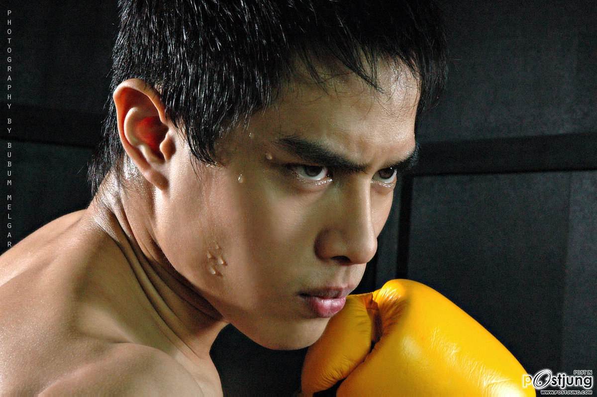 นักมวยหล่อ