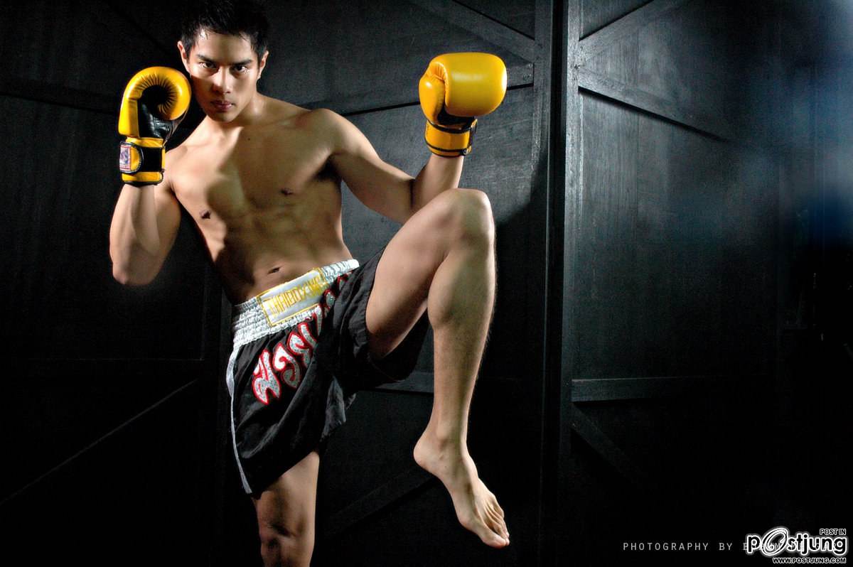 นักมวยหล่อ