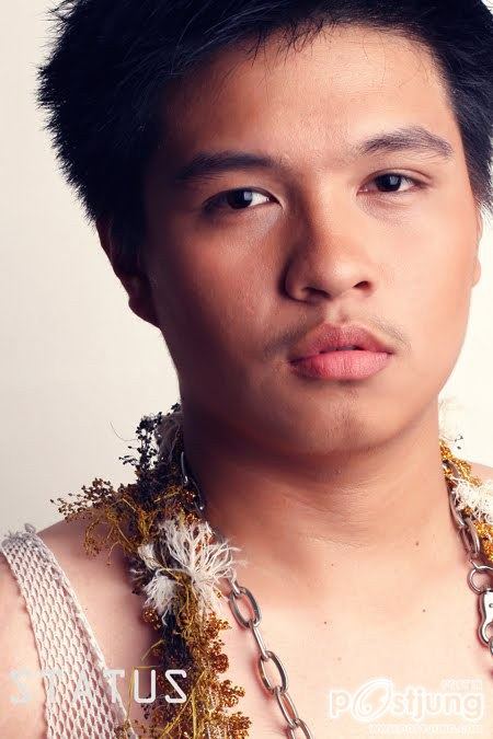 ดาราหนุ่มปินอยเขานิยม ล่ำแบบนี้