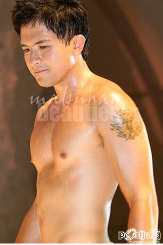 ดาราหนุ่มปินอยเขานิยม ล่ำแบบนี้