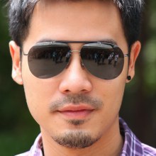 แว่นตากับหนุ่มหล่อ