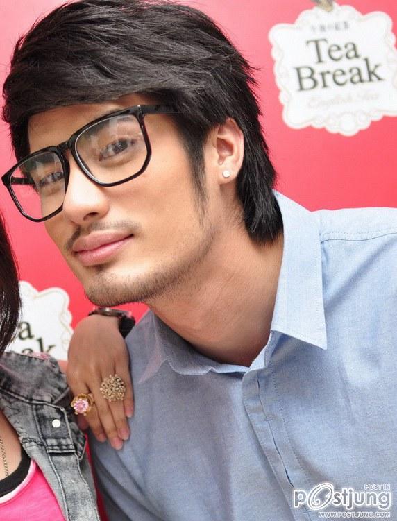 แว่นตากับหนุ่มหล่อ