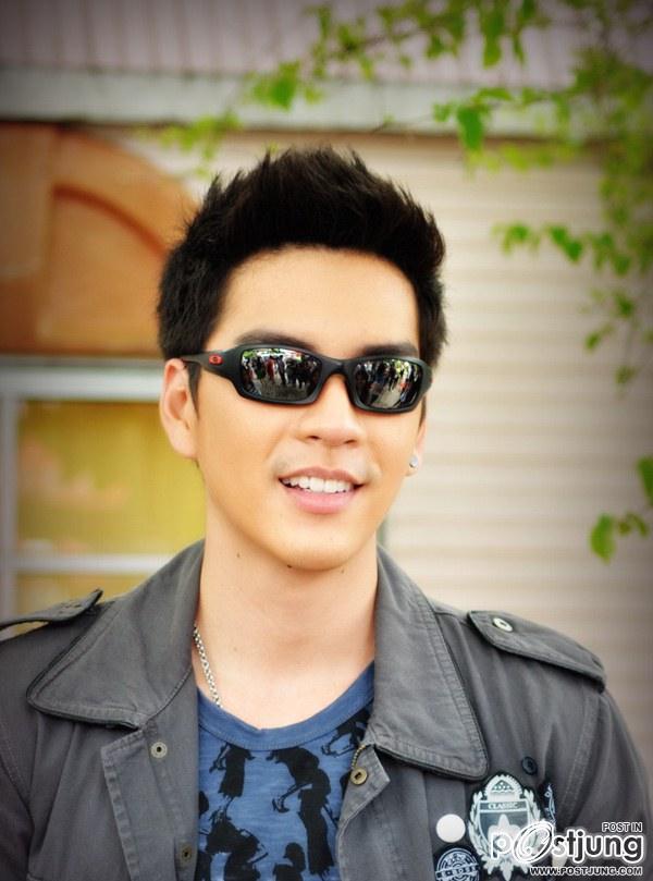 แว่นตากับหนุ่มหล่อ 2