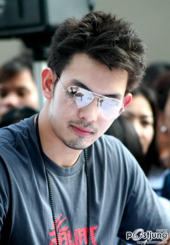 แว่นตากับหนุ่มหล่อ 2