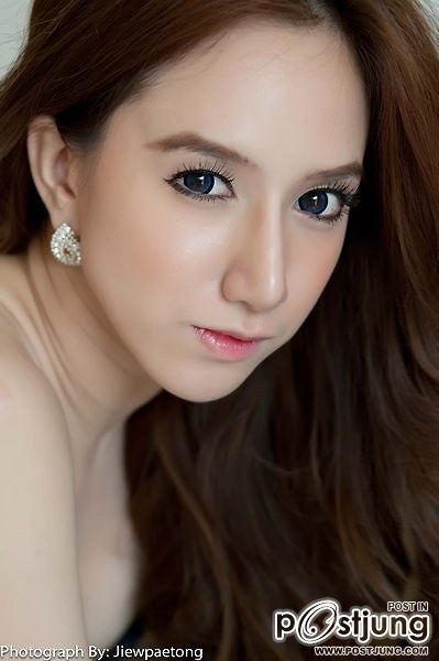 อลิซ ลูกครึ่งไทย&แคนาดา