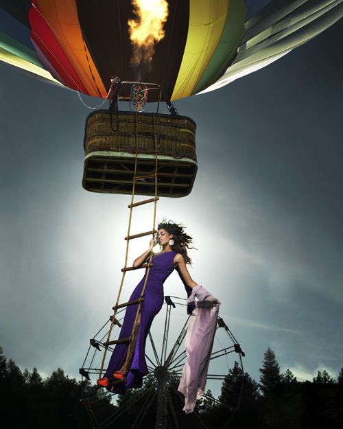 ไฮแฟชั่น ปีนบันไดขึ้นบอลลูน