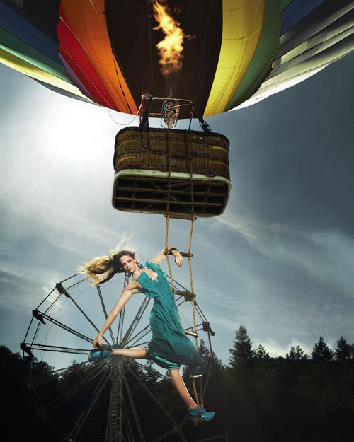 ไฮแฟชั่น ปีนบันไดขึ้นบอลลูน