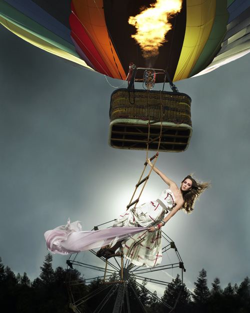 ไฮแฟชั่น ปีนบันไดขึ้นบอลลูน