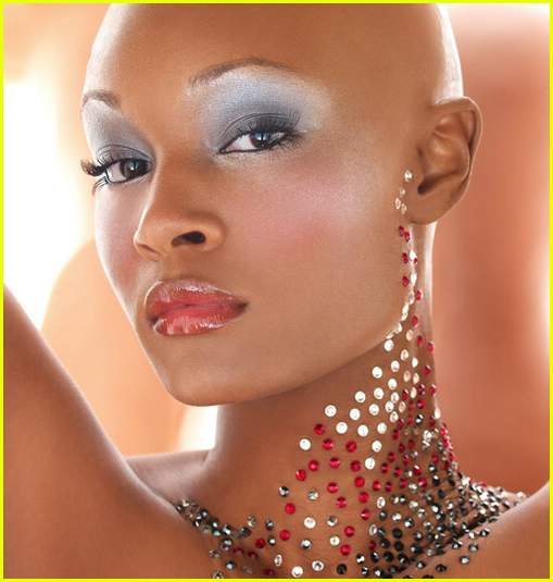 ไฮแฟชั่น บิวตี้ช็อทหัวโล้น และติดคริสตัลจาก สวารอฟสกี้