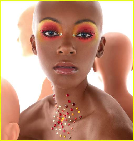 ไฮแฟชั่น บิวตี้ช็อทหัวโล้น และติดคริสตัลจาก สวารอฟสกี้