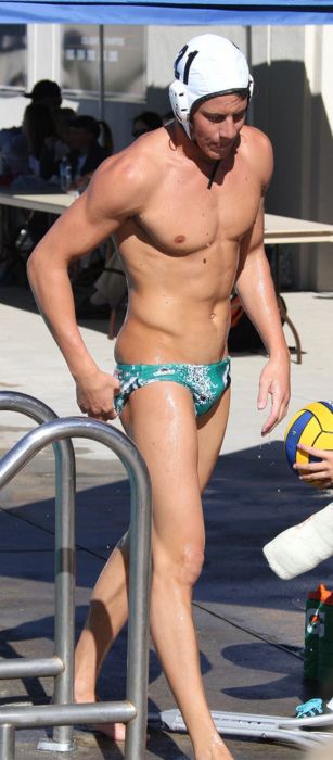 โหย นักกีฬาทางน้ำ