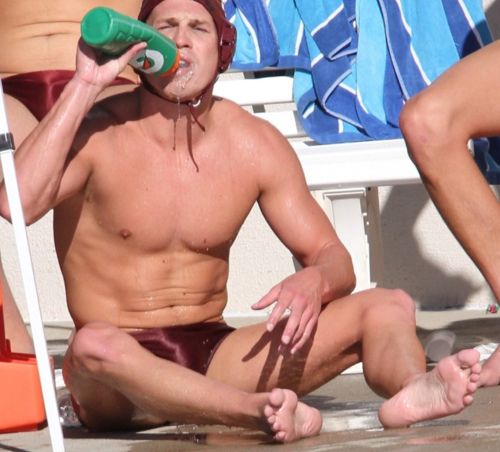 โหย นักกีฬาทางน้ำ