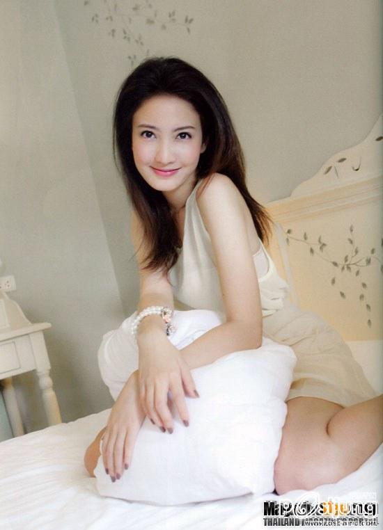 แต้ว-ณฐพร เตมีรักษ์ @ IN vol.7 no.155 August 2011