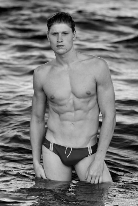 ถูกใจคนไหน