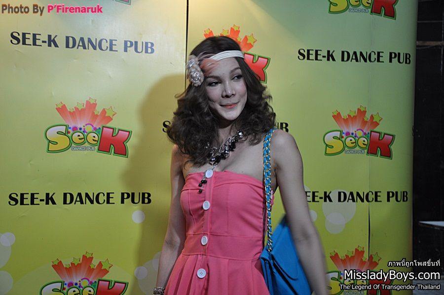 น้องแจ๊ส สรวีย์ กับความงามในแบบของเธอ