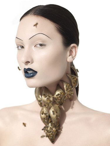 ไฮแฟชั่น บิวตี้ช็อท กับผึ้ง