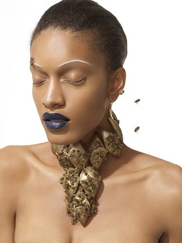 ไฮแฟชั่น บิวตี้ช็อท กับผึ้ง