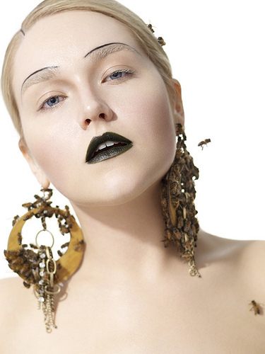 ไฮแฟชั่น บิวตี้ช็อท กับผึ้ง