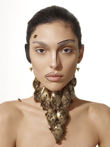 ไฮแฟชั่น บิวตี้ช็อท กับผึ้ง