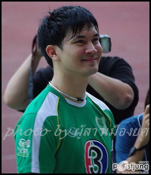 ดารากับชุดเต๊ะบอล