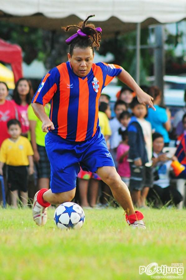 ดารากับชุดเต๊ะบอล