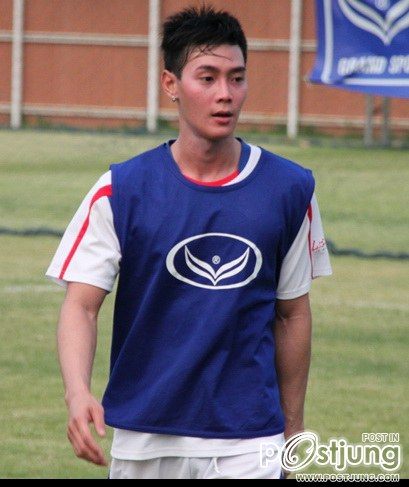 ดารากับชุดเต๊ะบอล