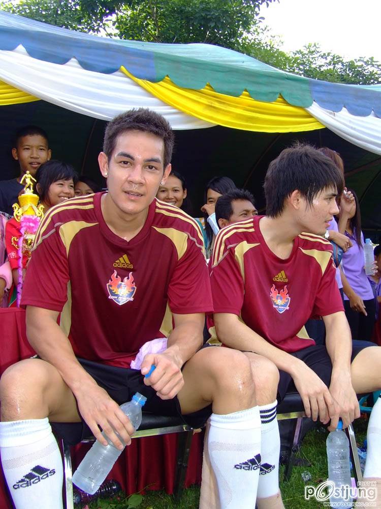 ดารากับชุดเต๊ะบอล