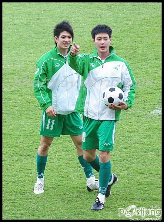 ดารากับชุดเต๊ะบอล