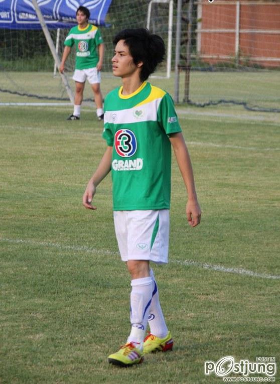 ดารากับชุดเต๊ะบอล