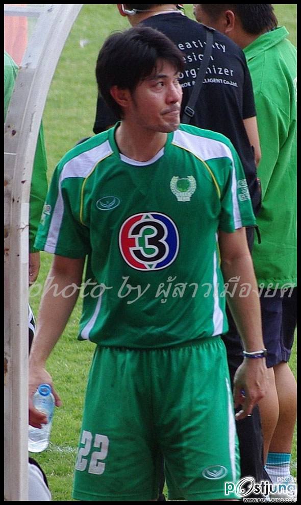 ดารากับชุดเต๊ะบอล