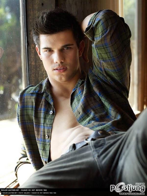 Taylor  Lautner หมาป่าหล่อมาก